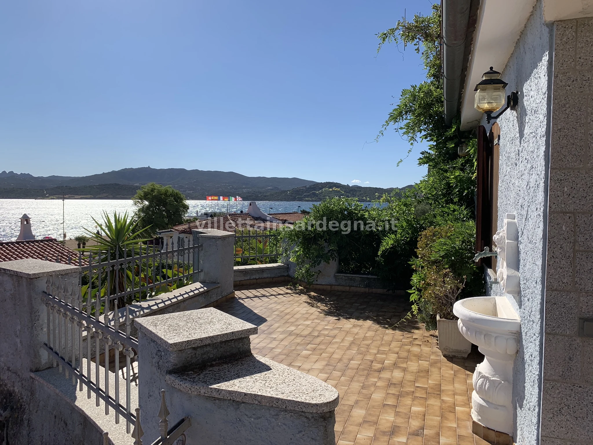 Vista sul Golfo di Arzachena dal primo piano di Villa Lauretta