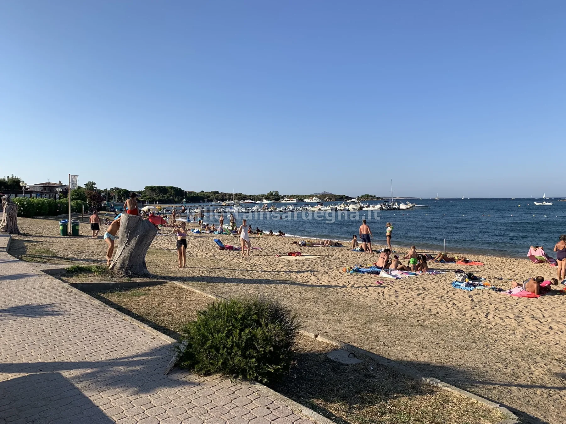 La spiaggia libera a La Conia